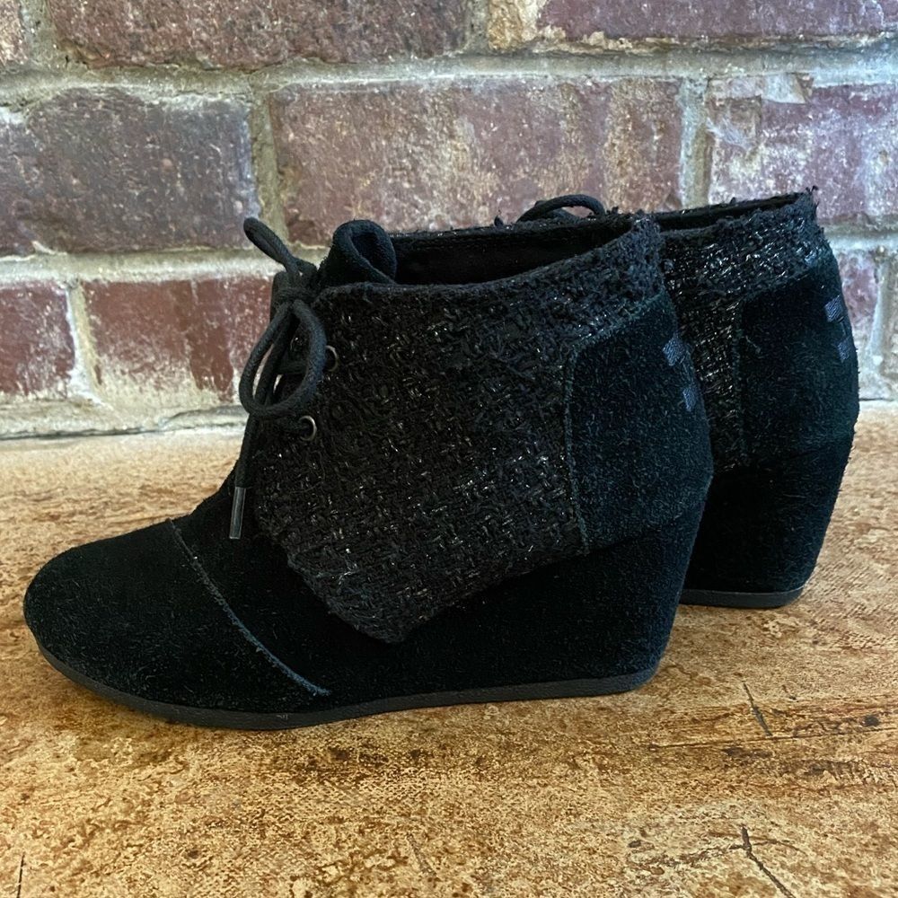 TOMS women’s Desert black suede and silver boucle woven tie front wedge booties